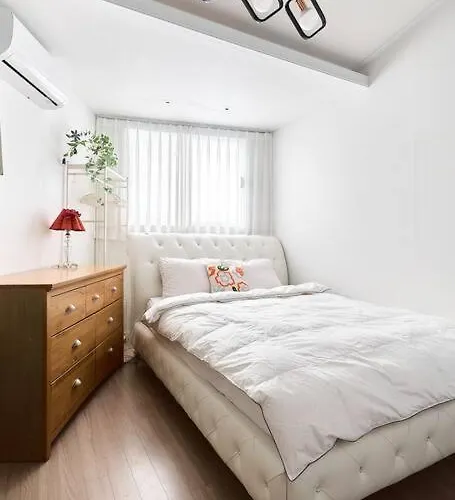 Seochon Secret Cave House * Seul